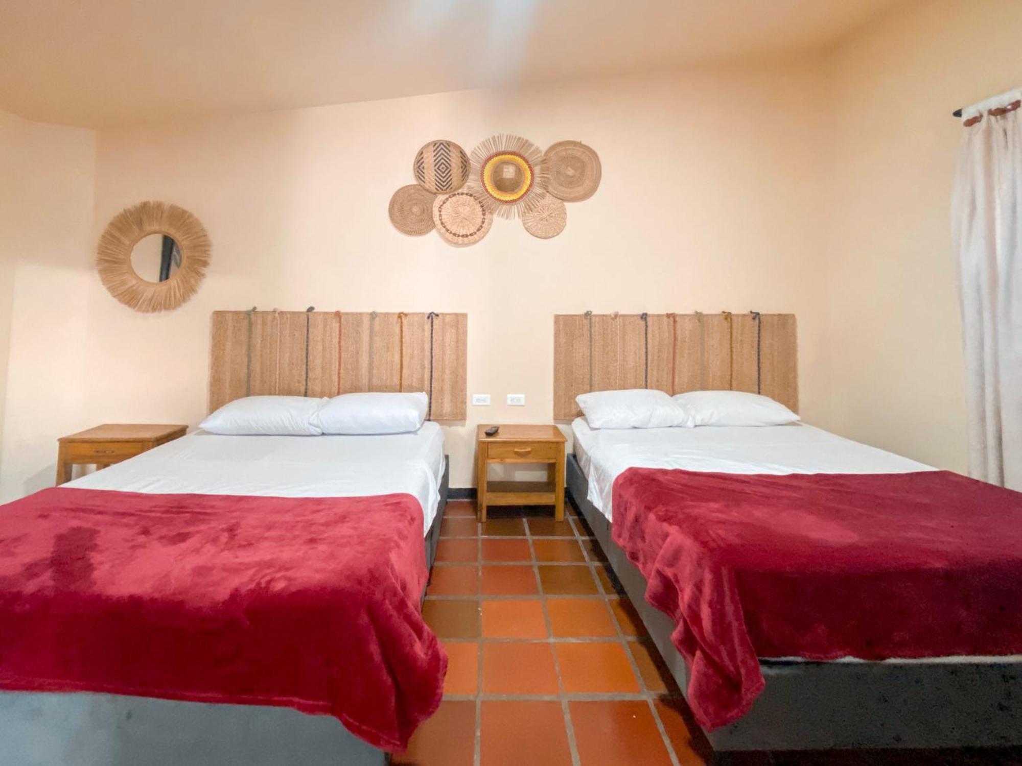 La Rosa Nautica Hostel 과두아스 객실 사진